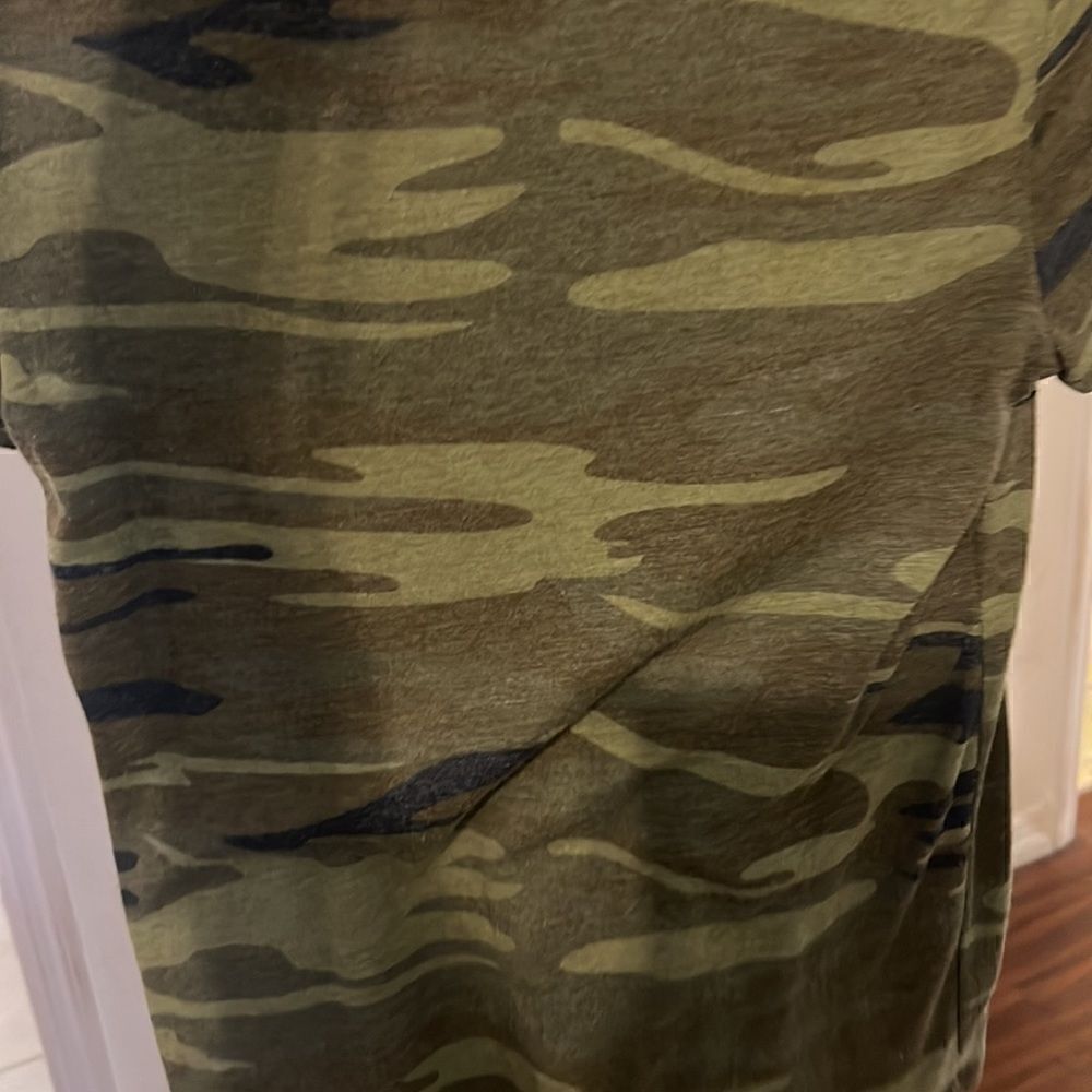 Alternative Apparel Size Small LIKE NEW TShirt - Camoflauge T Shirt - Soft T - Picture 4 of 4